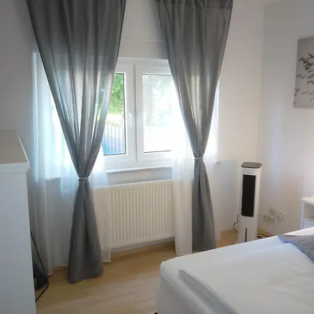 Teufelsstein, Wandern, Ausblick, Freilichtbuehne, Loreley, 3 Burgenblick, Rhein, 30m2 Terrasse, Grillen, Entspannen, Natur, Rodelbahn, Wlan, Parkplatz, Apartmán Patersberg