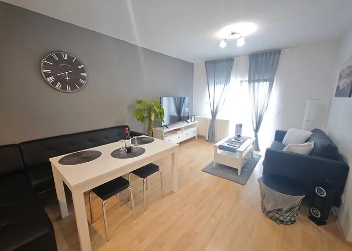 Teufelsstein, Wandern, Ausblick, Freilichtbuehne, Loreley, 3 Burgenblick, Rhein, 30m2 Terrasse, Grillen, Entspannen, Natur, Rodelbahn, Wlan, Parkplatz, * Patersberg